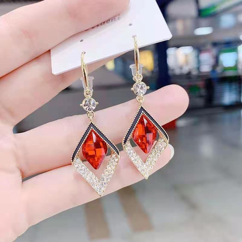 Women's Earrings In Geometric Crystal Glass